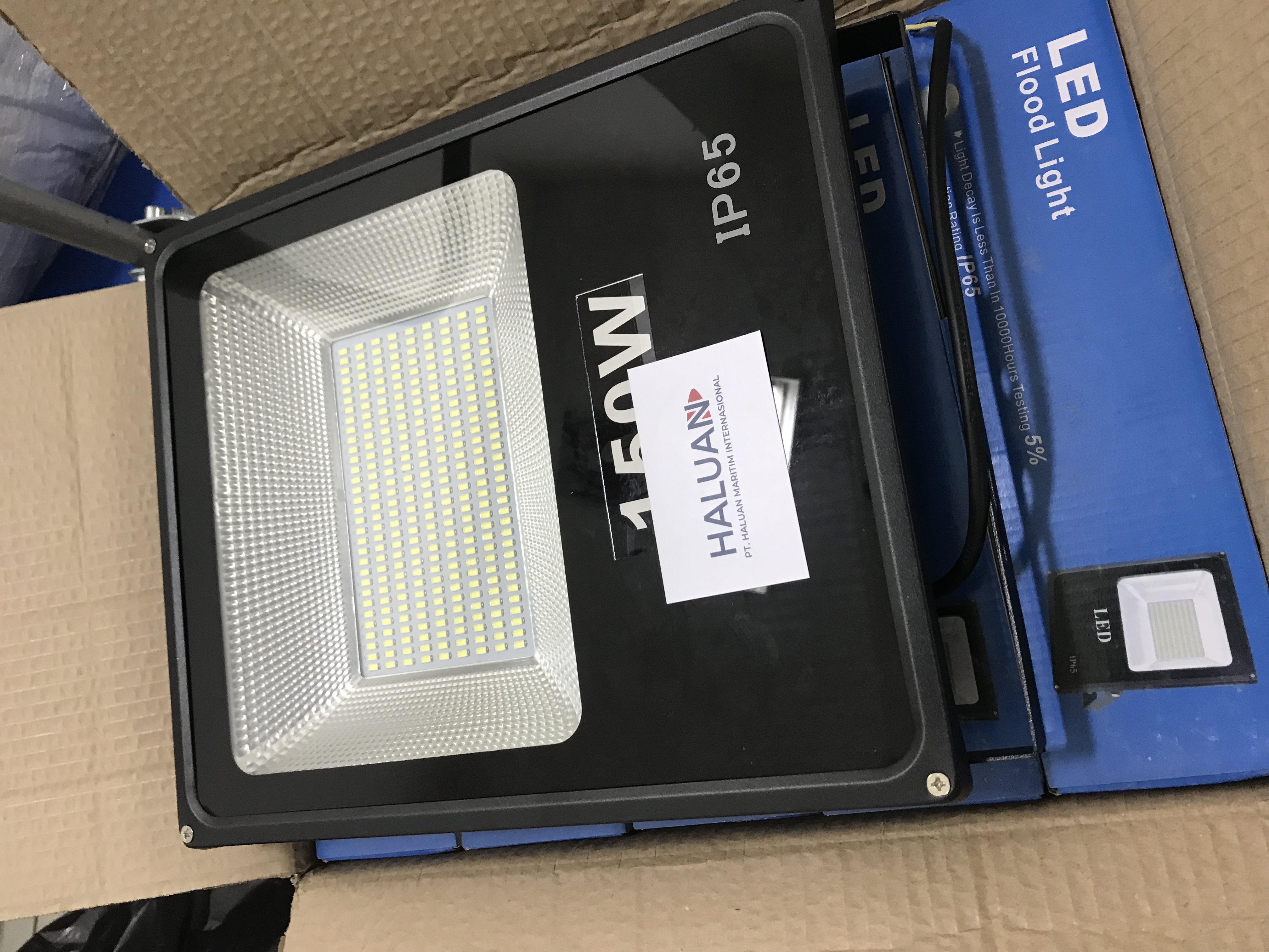 FLOOD LIGHT LED 150W 220V IP65