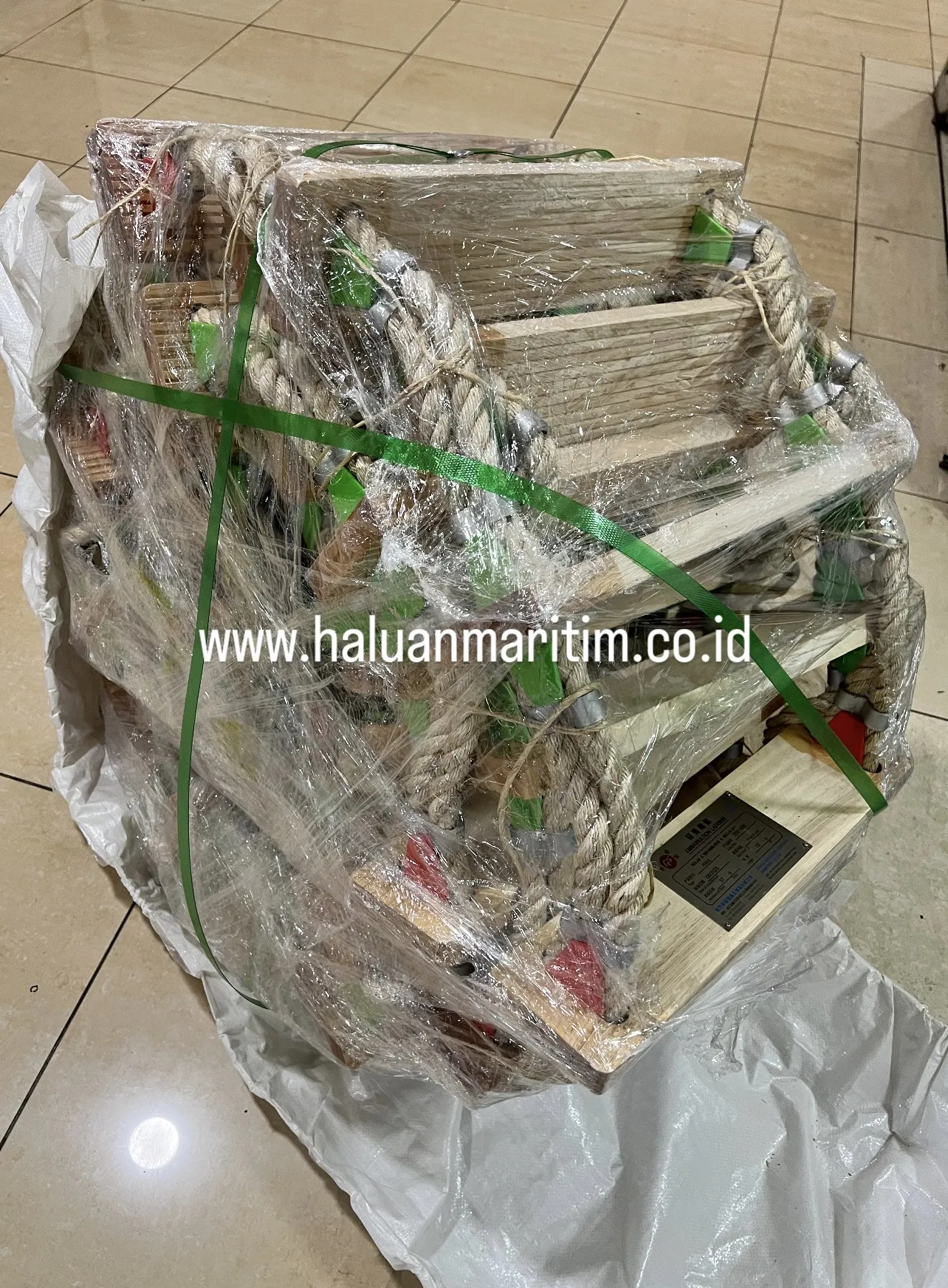 EMBARKATION LADDER 12 METER C/W CCS CERTIFICATE