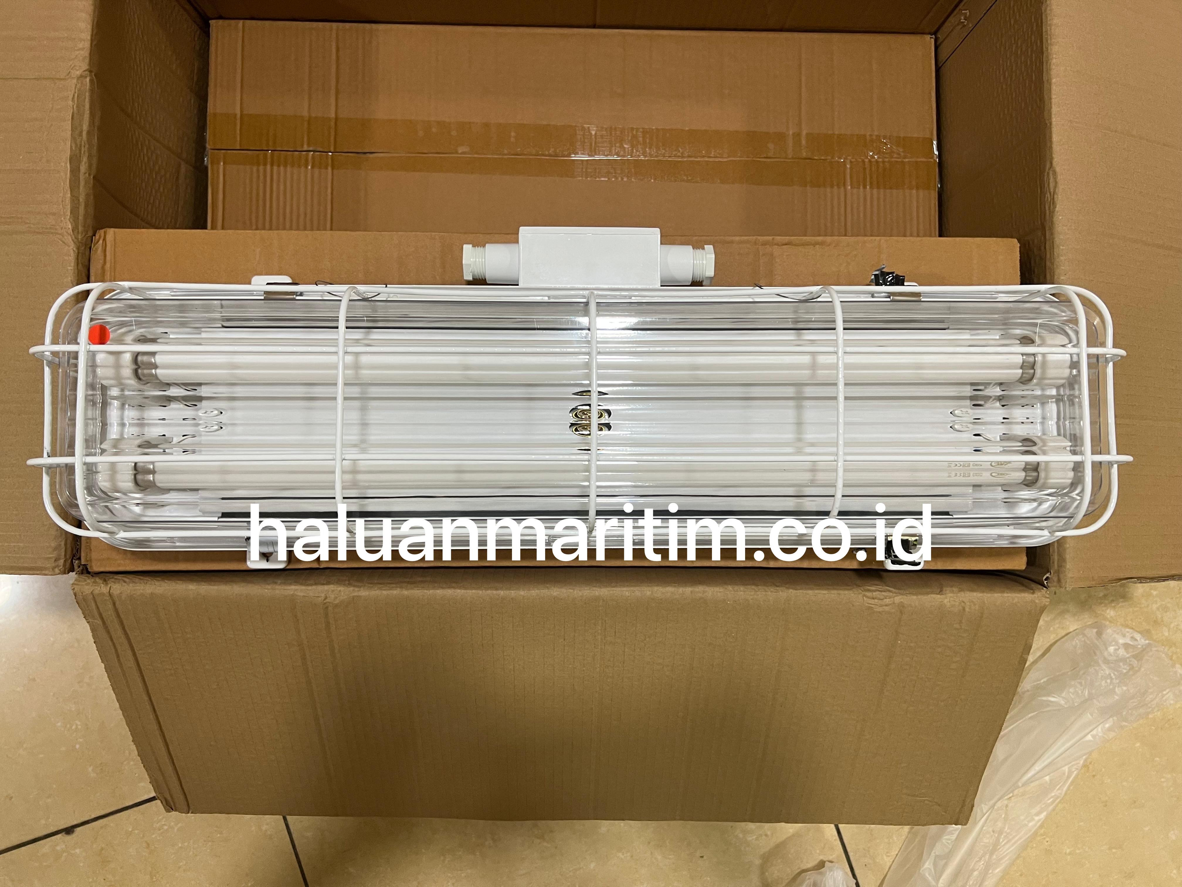 FL CEILING LIGHT WATERTIGHT W GUARD 2X20W 220V IMPA 791909