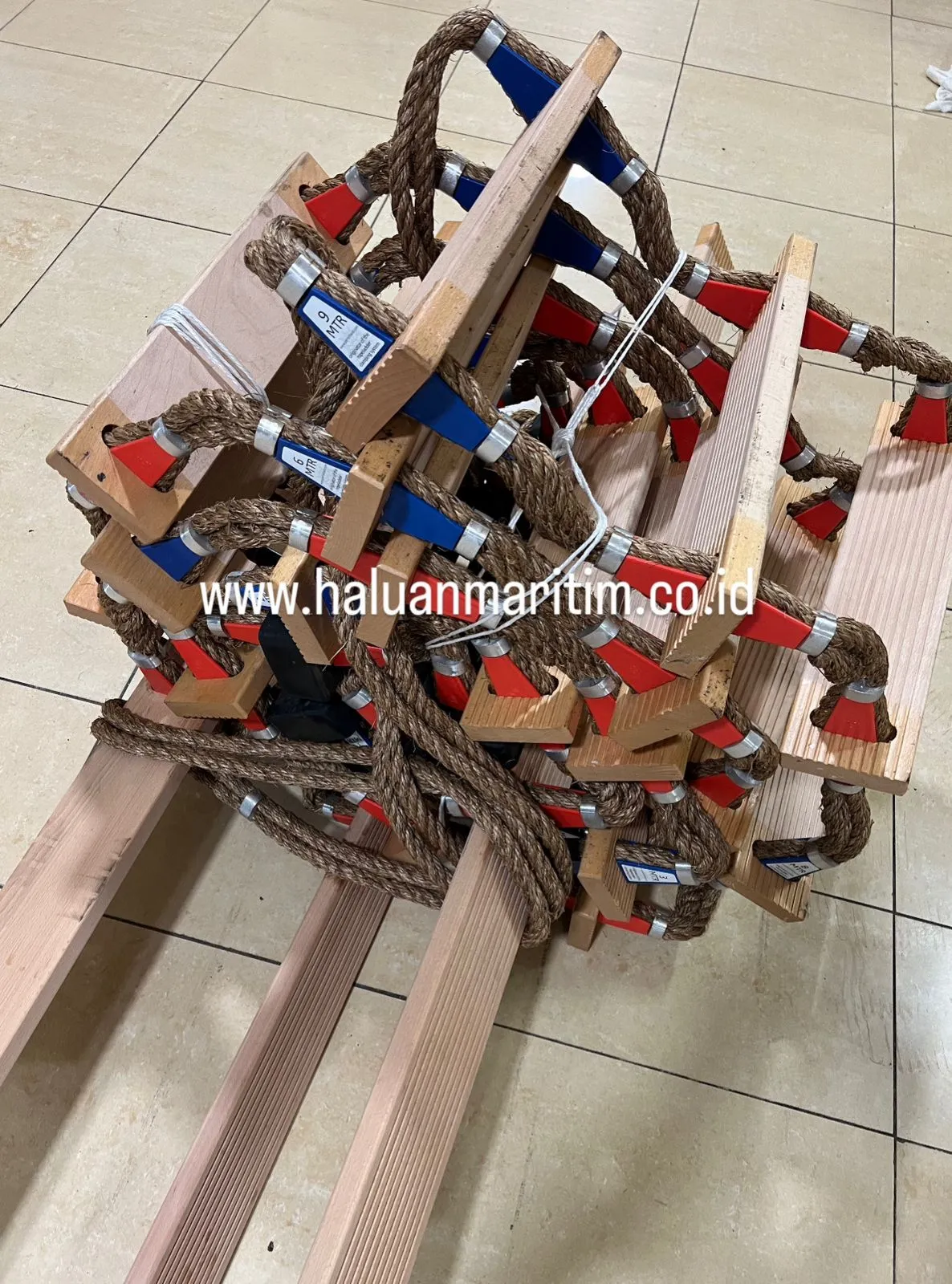 PILOT LADDER PTR HOLLAND 9 METER DNV GL CERTIFICATE