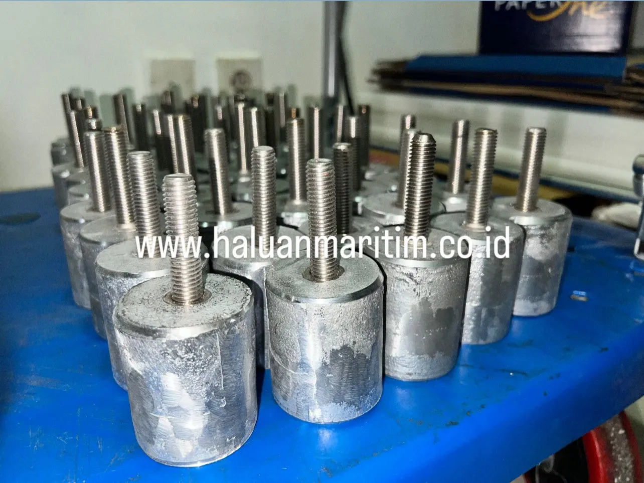 ZINC ANODE ANTI CORROSIVE REPLACEMENT ELEMENT WITH BOLT DIAMETER 50MM X 60MM