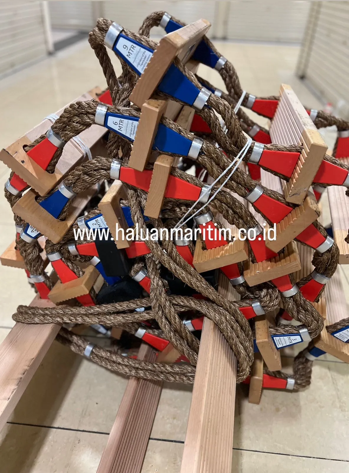PILOT LADDER PTR HOLLAND 9 METER DNV GL CERTIFICATE